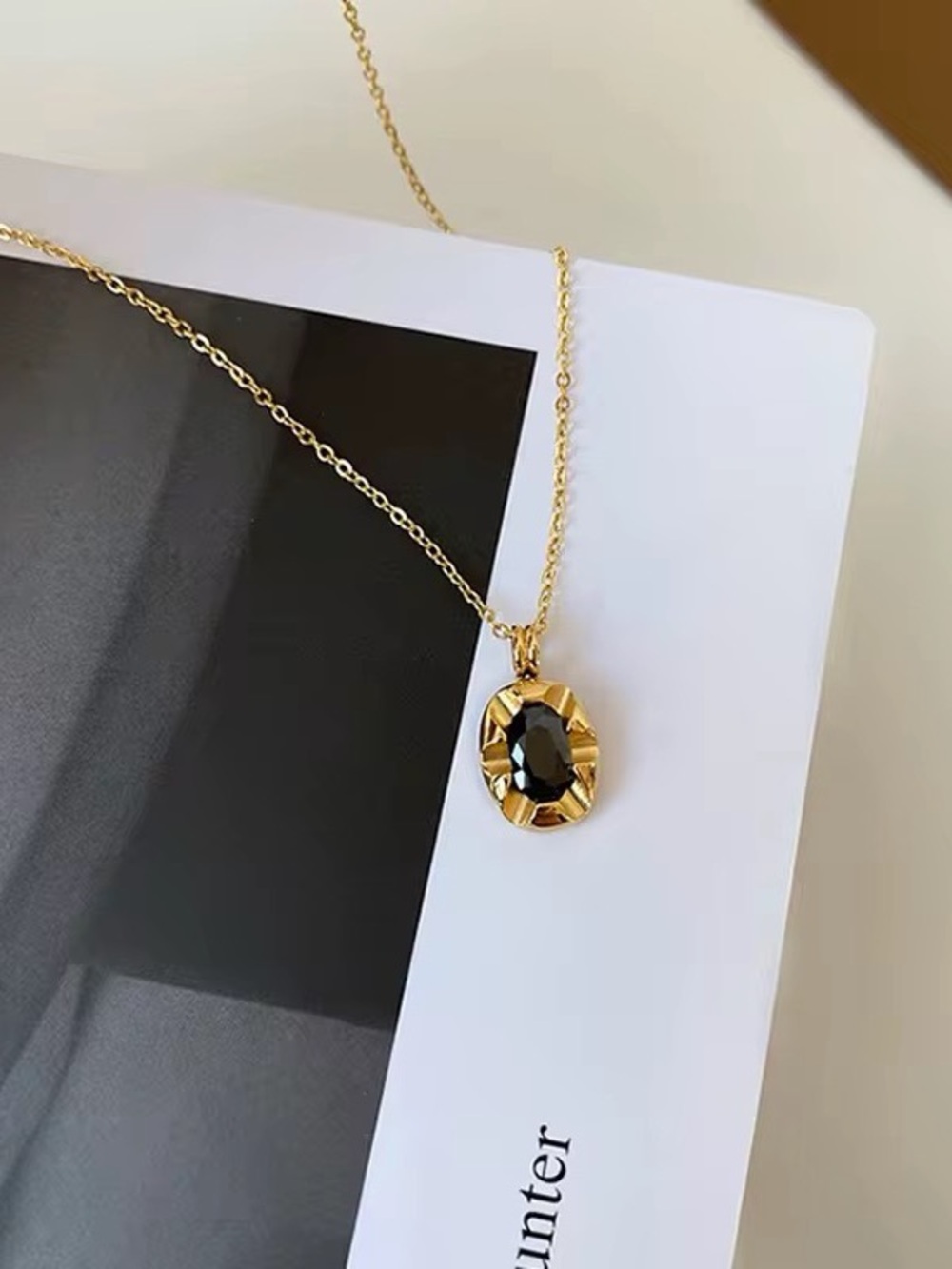 18K Gold Plated Vintage-Inspired Oval Black Stone Pendant Necklace - Picture 7 of 12